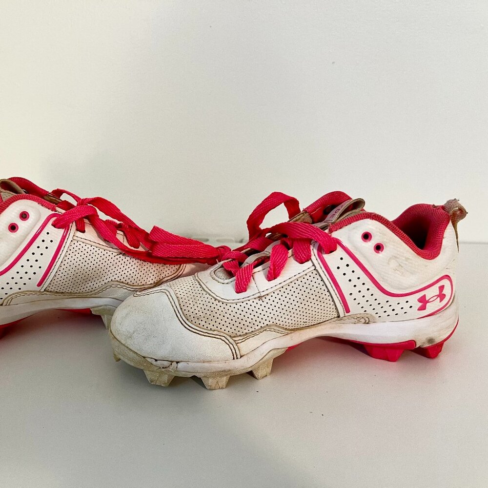 UNDER ARMOUR GLYDE Youth Girls’ Baseball & Softball Cleats 3Y White & Pink